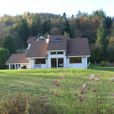 Chalet Sous Le Theatre Bussang