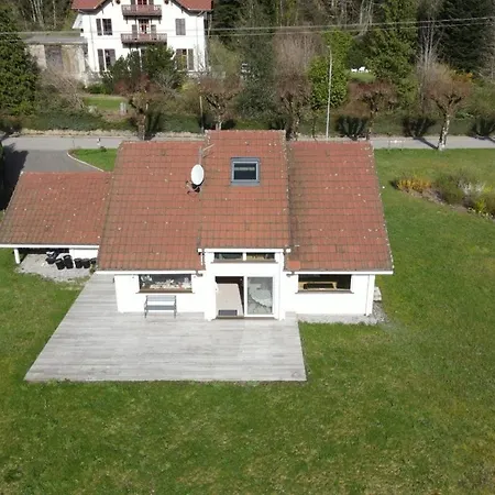 Chalet Sous Le Theatre *