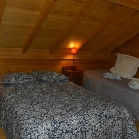 Chalet Sous Le Theatre