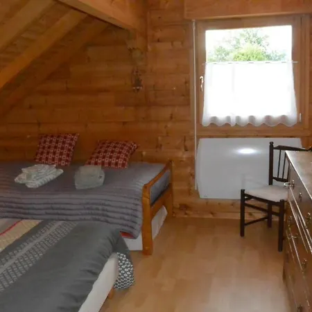 Sous Le Theatre Chalet *