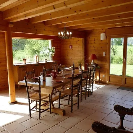 Chalet Sous Le Theatre *