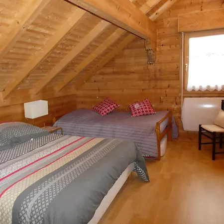 Chalet Sous Le Theatre