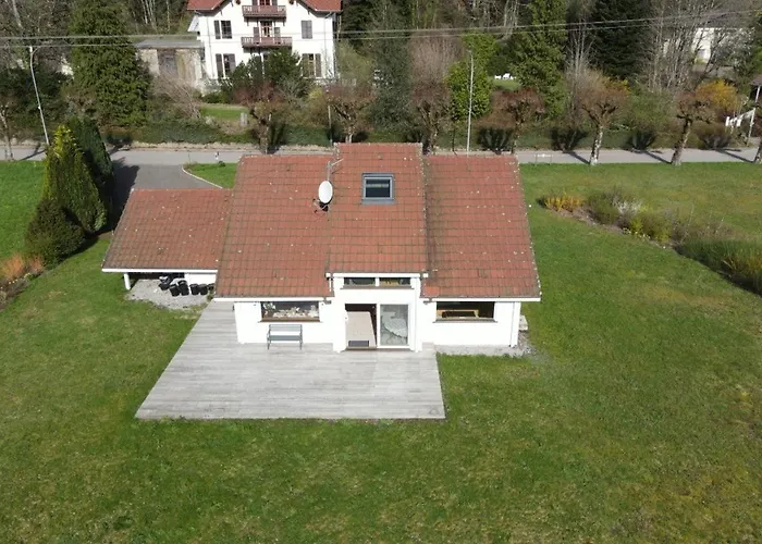 木屋 Sous Le Theatre *