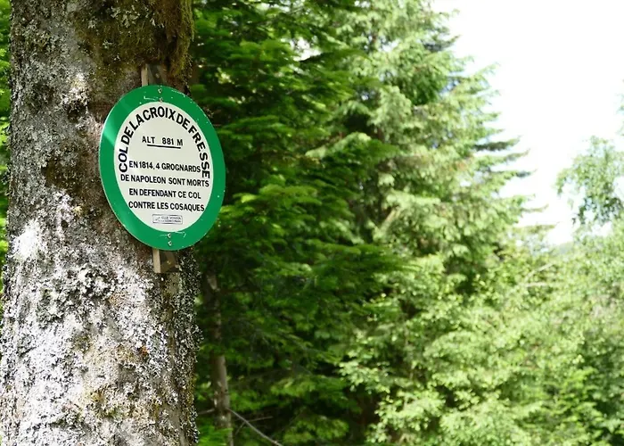 木屋 Sous Le Theatre 比桑