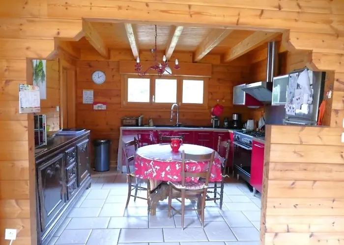 Sous Le Theatre 木屋 *