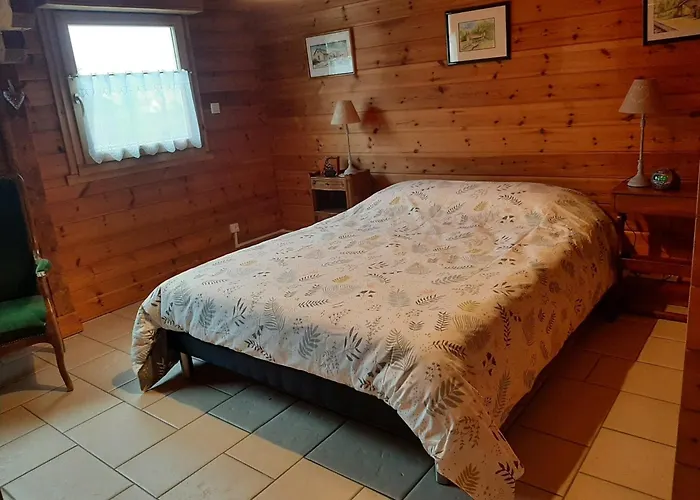 Sous Le Theatre 木屋